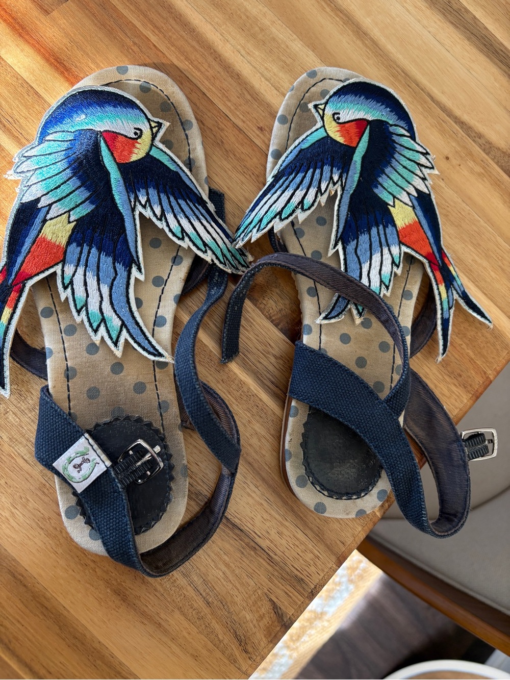 Women’s Blue Parrot Embroidered Sandals - Brand broke strap now there flip flop